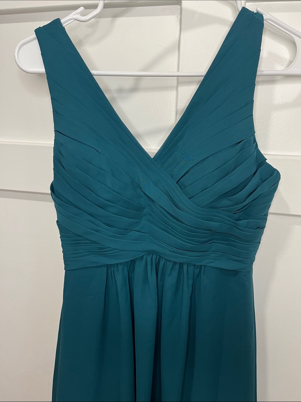 NWT JJs House Teal V‑Neck Pleated Prom Dress